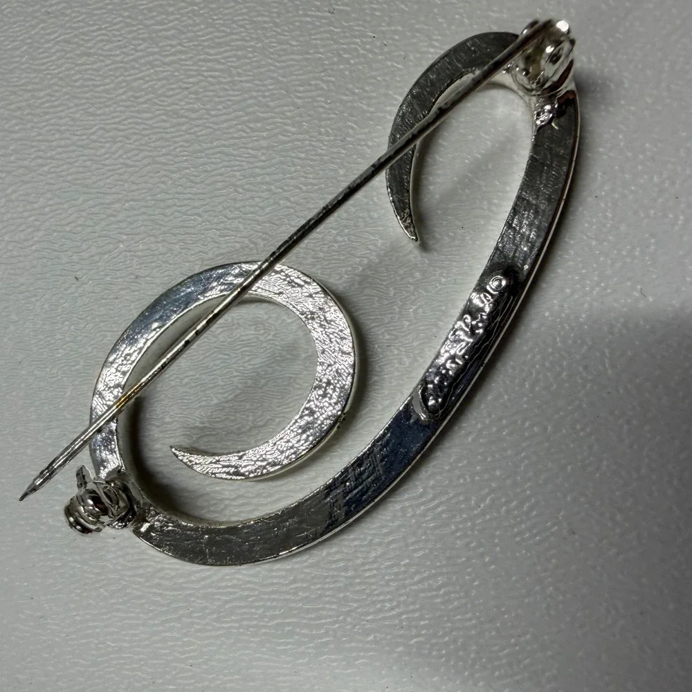 Sarah Coventry Brooch Womens 2.5in Silver Tone Textured Swirl Vintage Pin